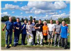 Arbeitseinsatz auf der Merseburger Radrennbahn