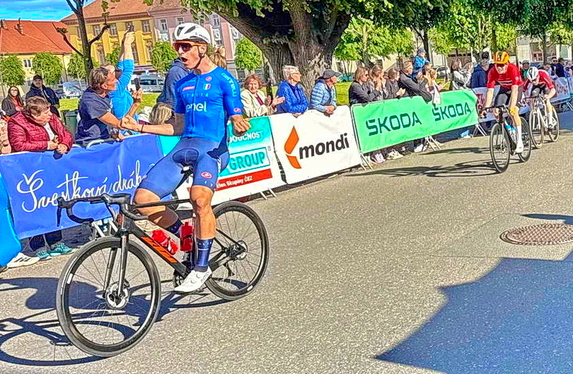 Den Schlusssprint auf dem Arm&aacute;dy-Platz in Theresienstadt sicherte sich Alessio Magagnotti (ITA) einen klaren Sieg
