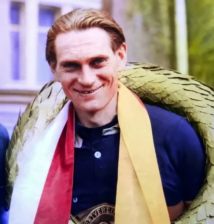 Erich Schulz - Radsportler im Trainingsanzug der DDR-Nationalmannschaft